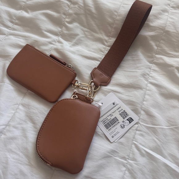 27🆕🌵Lululemon Dual Pouch Wristlet Cactus Leather Chestnut Brown/Gold - Picture 6 of 7